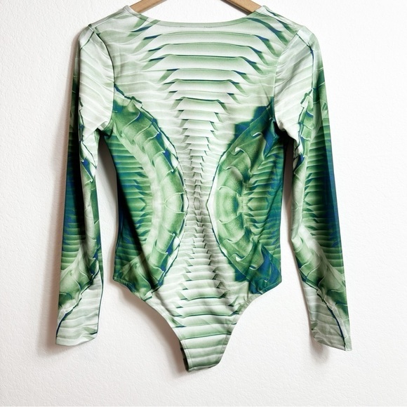 MAKING THE CUT SEASONG 2 EPISODE 6 PRINTED BODYSUIT BY GEORGIA'S WINNING LOOK - Picture 3 of 7